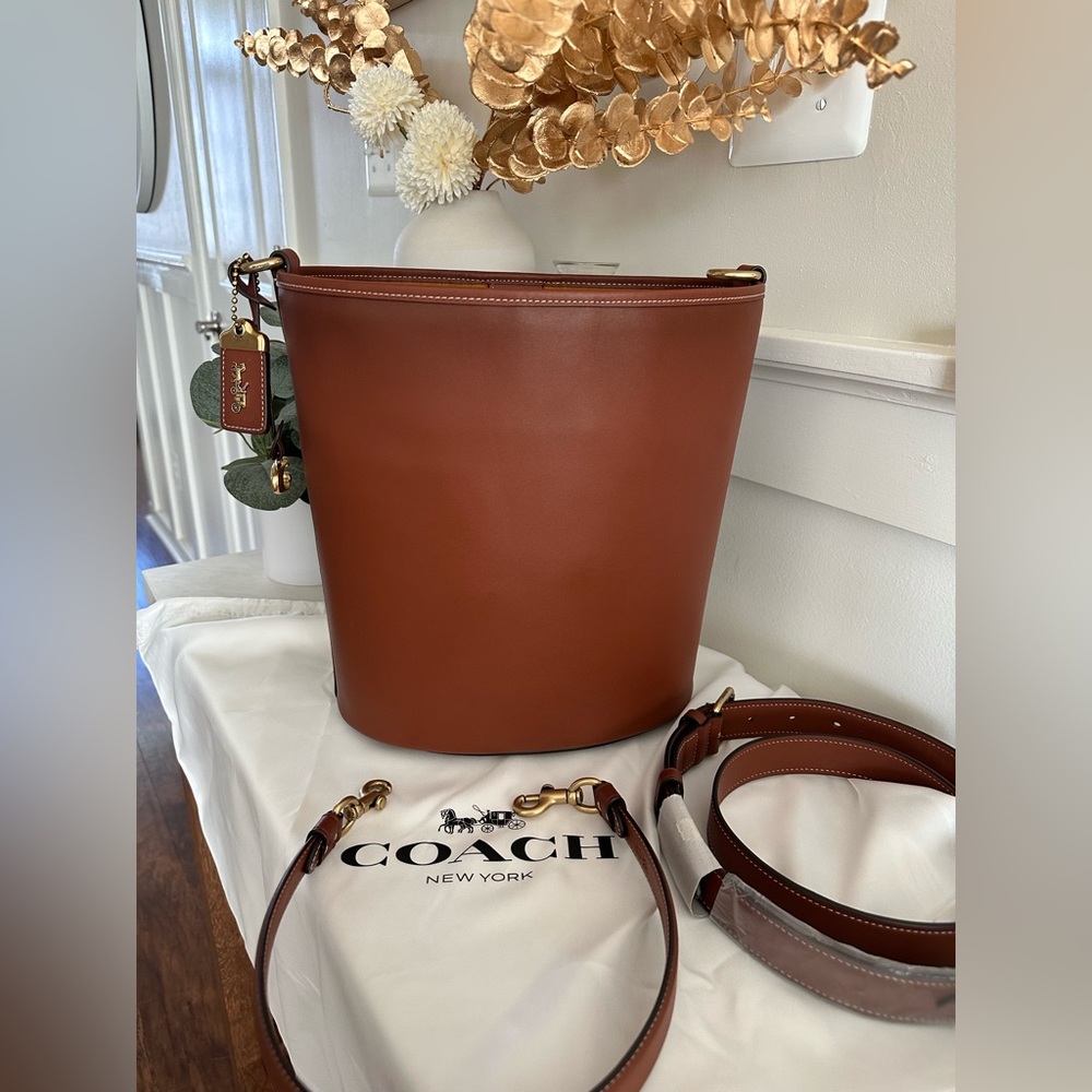 COACH Dakota Bucket Bag Glovetanned Leather/Brass/1941 Saddle